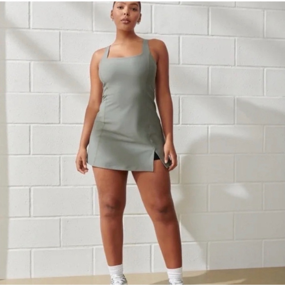 YPB SculptLUX Active Dress in Green